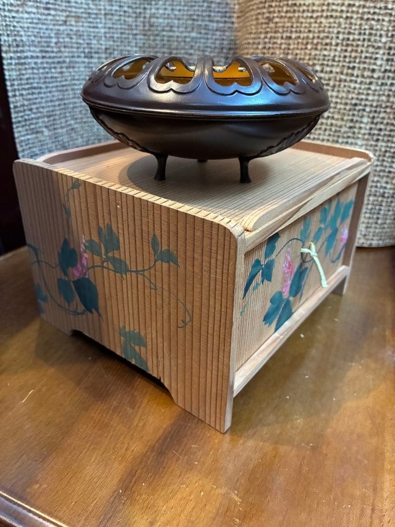 香炉　金属製(磁石つかない) 手彩色ケース付　線香立て　仏具　茶道具