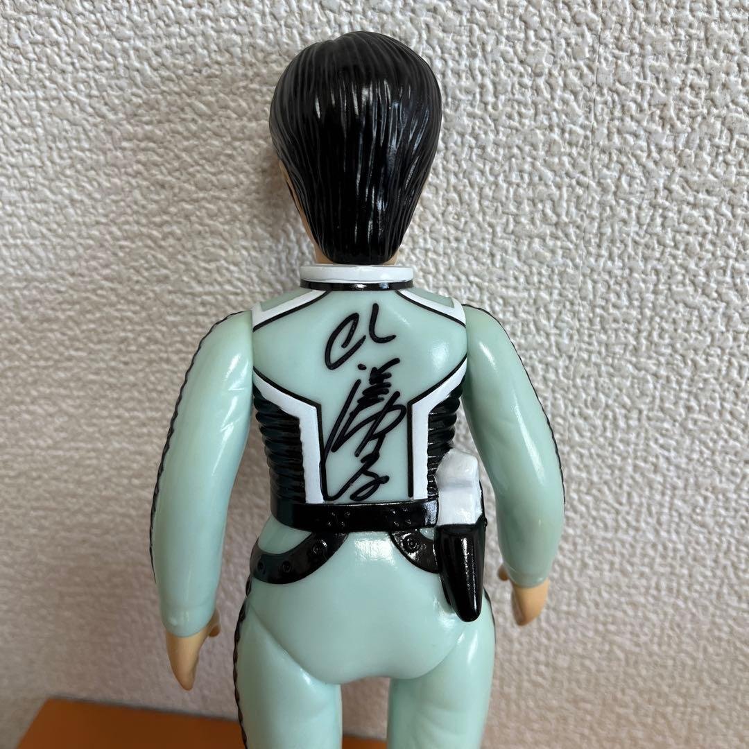 ⚠️貴重　ウルトラセブン　アンヌ隊員　M1号　面取れ　ひし美ゆり子　直筆サイン入り