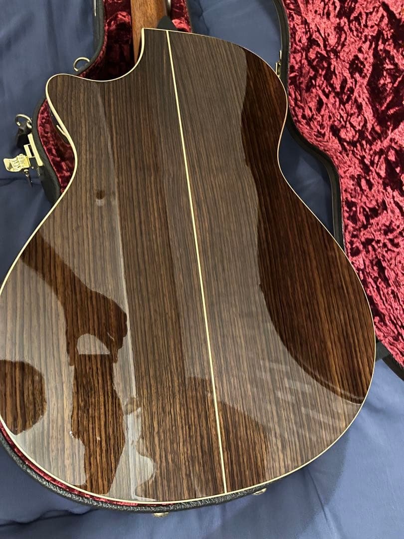 Lattelina さん　Taylor 812ce V-Class