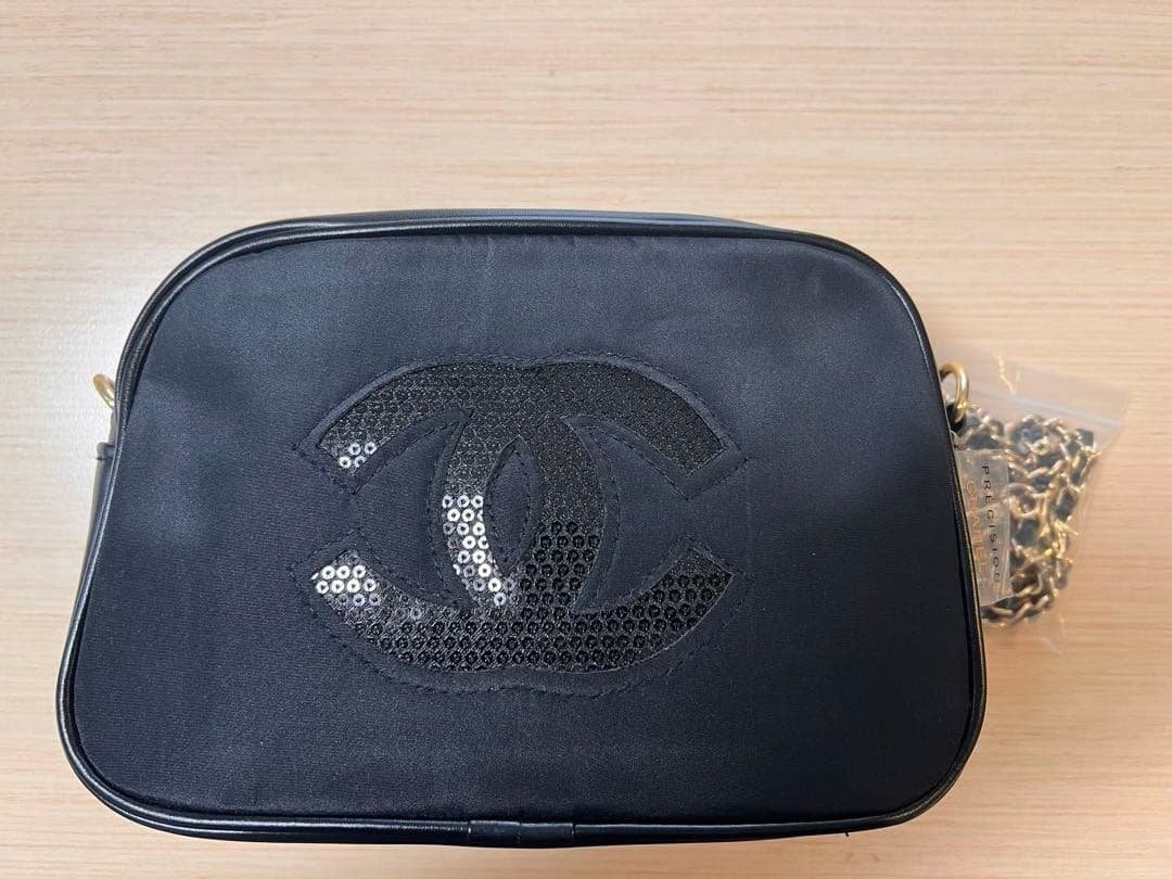 CHANEL ノベルティショルダー　ナイロン