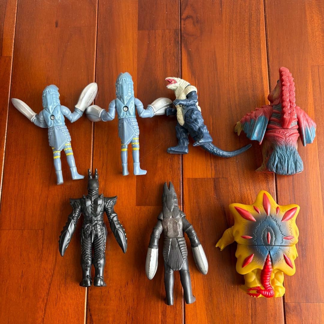 【まとめ売り】【【レトロ】ウルトラマン　怪獣　フィギュア　グッズ　(8-034