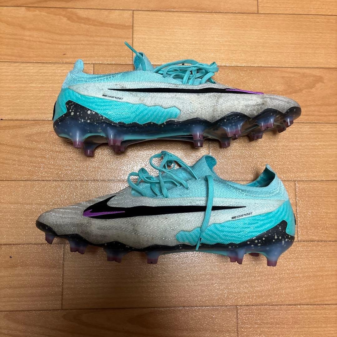 サッカースパイク　NIKE ファントムGX 28cm