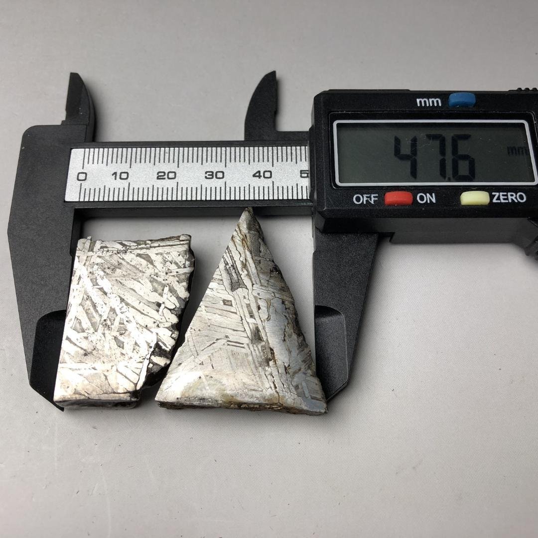 N*I様 アルタイ隕石 鉄隕石　外皮付き隕石　原石　2点纏め　重さ約87ｇ