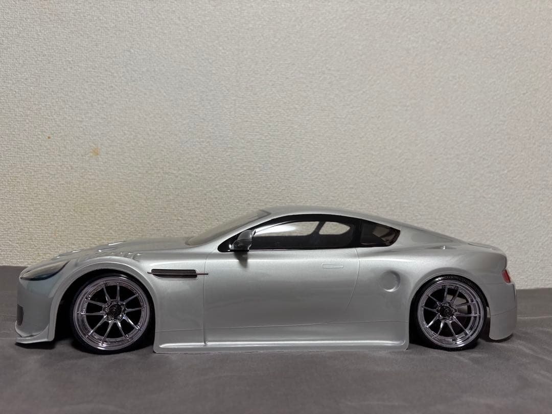ラジコン ボディ アストンマーティン DB9 1/10 未走行