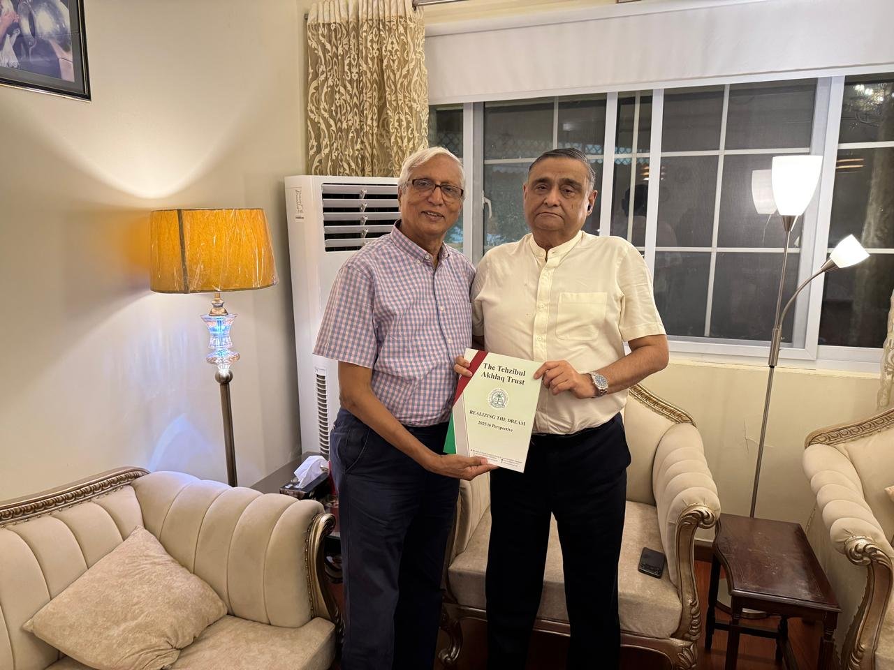 Dr Asim Hussain Assures Support for Tehzibul Akhlaq Trust and New Aligarh University